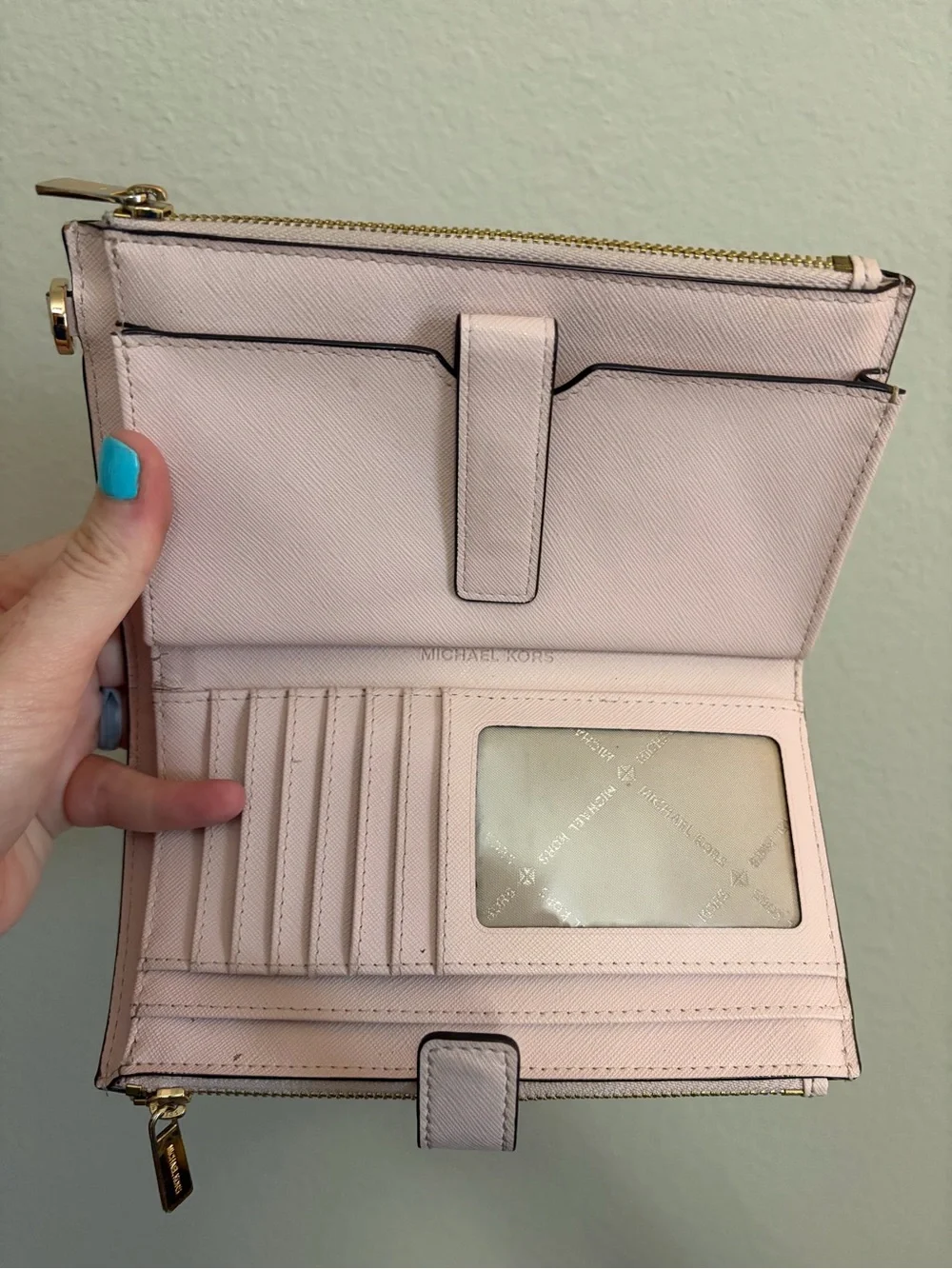 Michael Kors Jet Set Large Leather Wallet clutch‎ minimalist chic light pink